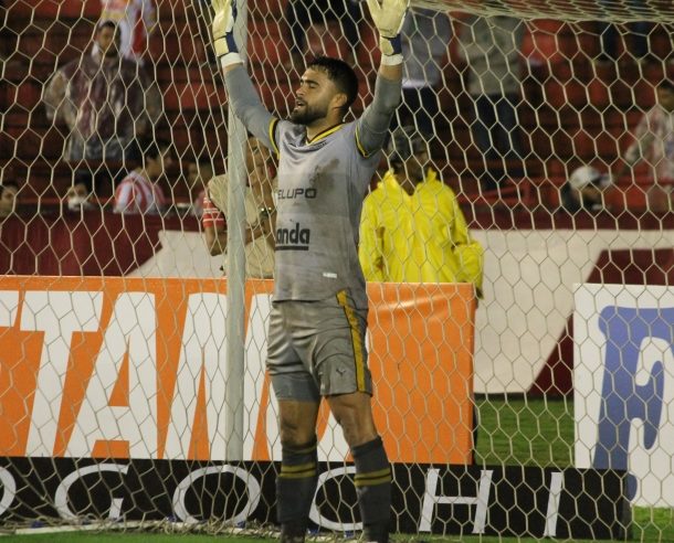 Criciúma deixou a vitória escapar e, empata com o Náutico no estádio dos Aflitos