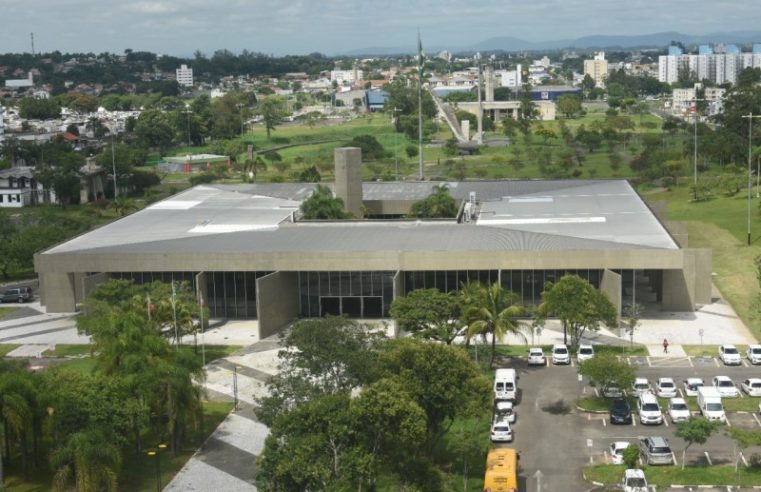 Governo de Criciúma alerta: furtos de fiações elétricas e pichações são crimes