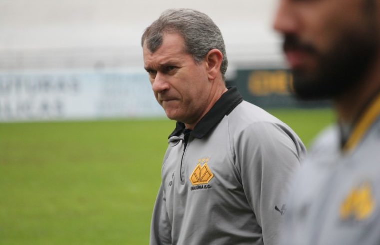 Cláudio Tencati exalta comportamento do time no empate no Mineirão