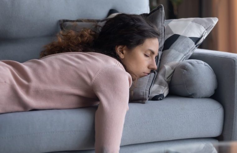 Cochilar durante o dia pode aumentar chance de pressão alta