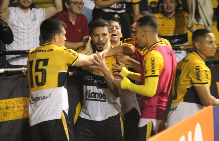 Tigre vence o Blumenau e é líder no estadual, com gol de zagueiro estreante