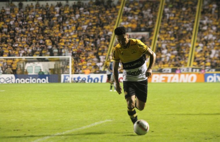 Marquinhos Gabriel faz dois, Criciúma vira sobre o CSA e sobe na tabela da Série B