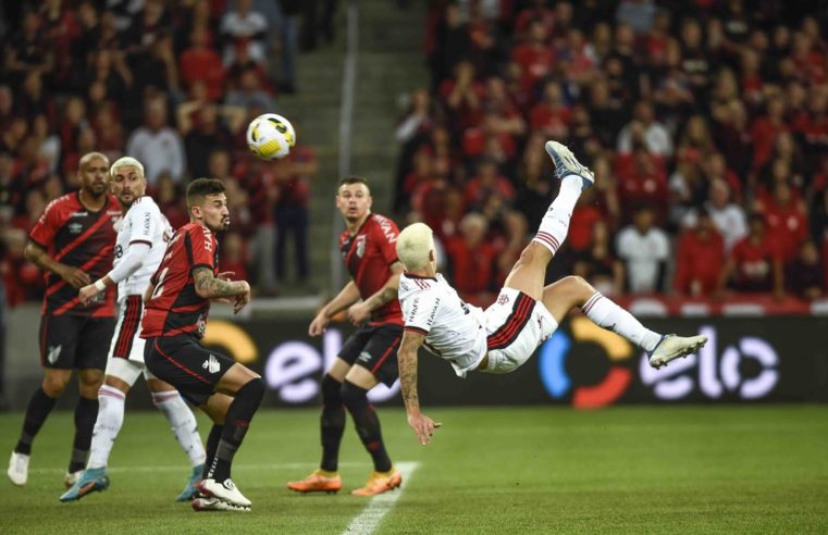 Copa do Brasil: Flamengo bate Athletico-PR, Corinthians se garante nas semis, Fluminense arranca empate e passa de fase, São Paulo e América Mineiro decidem hoje