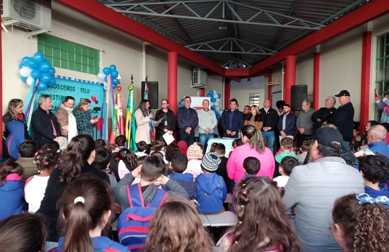 Ordem de serviço para construção da nova Escola Caetano Ronchi é assinada em Criciúma