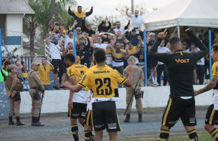 Criciúma encaminha classificação para as semifinais, vencendo o Guarani de Palhoça de virada