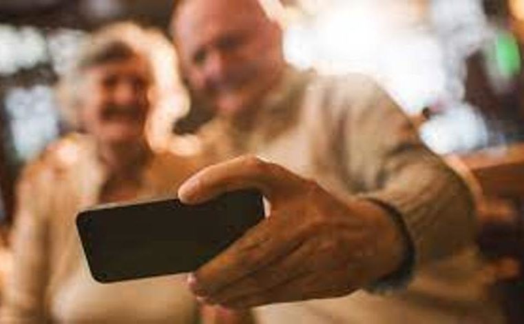 70% dos idosos não se sentem seguros na internet, diz pesquisa