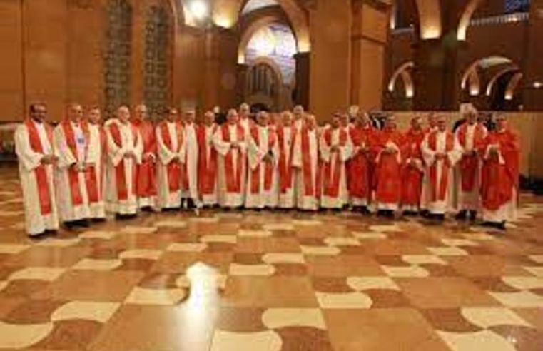 Bispos defendem democracia e criticam manipulação religiosa e notícias falsas