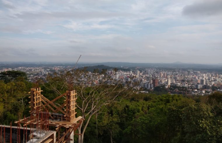 Mirante: visita reforça etapas da construção do novo ponto turístico de Criciúma