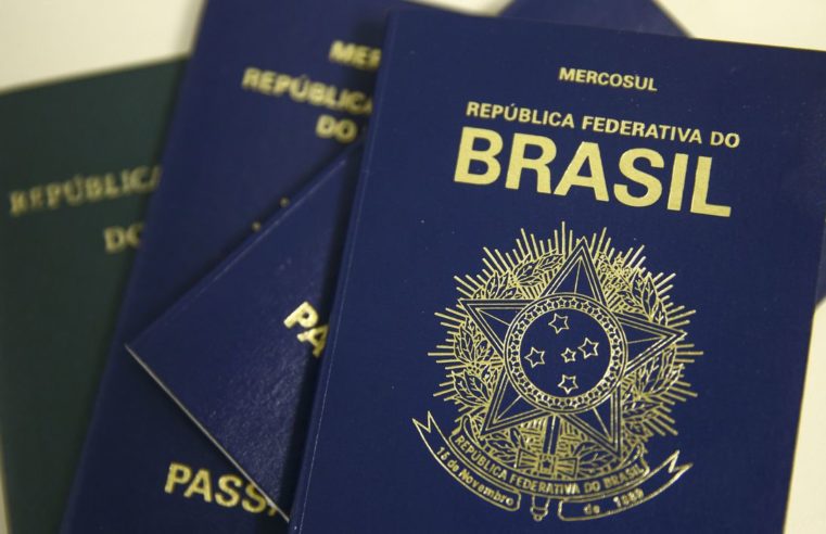 Polícia Federal anuncia normalização na emissão de passaportes