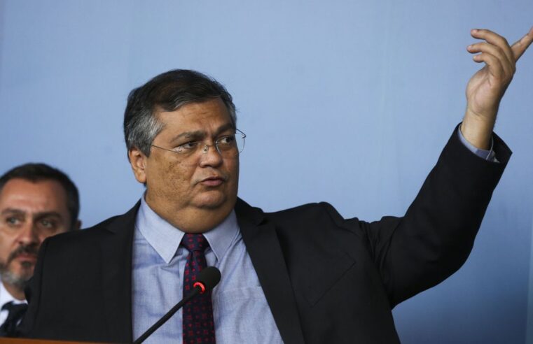 Dino determina que PF investigue emendas que chegam a R$ 694 milhões
