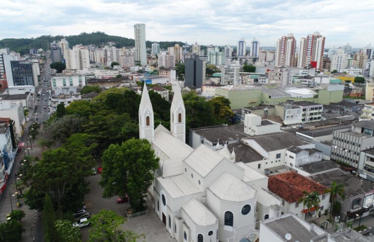 6 de janeiro: missa e corte de bolo ocorrem a partir das 8h na Praça Nereu Ramos