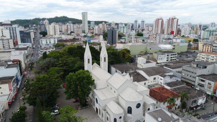 6 de janeiro: missa e corte de bolo ocorrem a partir das 8h na Praça Nereu Ramos