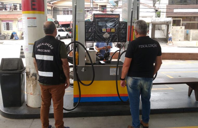 Procon fiscaliza estabelecimentos contra aumentos abusivos no preço dos combustíveis