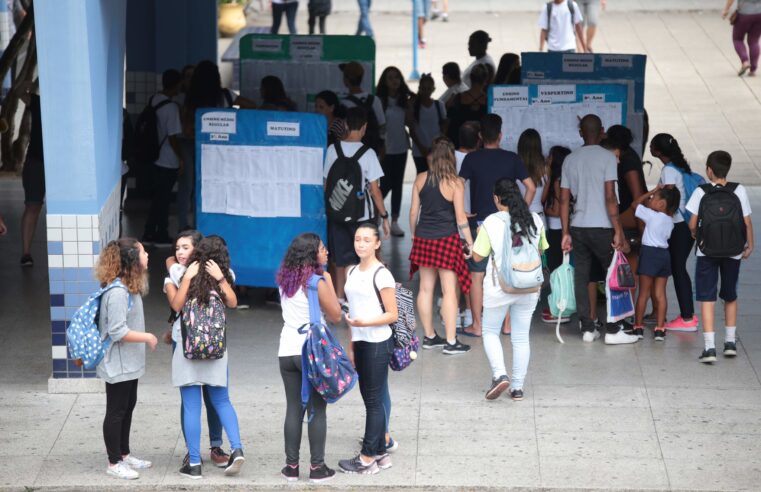 Ano letivo para mais de 520 mil estudantes da rede estadual começa nesta quarta-feira