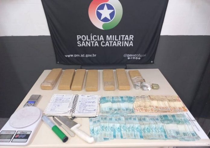 Mais de quatro quilos de maconha apreendidos em Criciúma