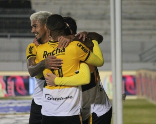 Tigre vence a Ponte Preta no Moisés Lucarelli, e quebra tabu