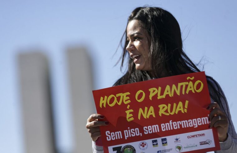 Piso de enfermeiros privados deve ser pago na falta de acordo coletivo