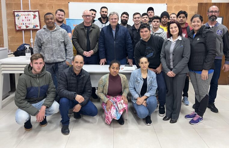 Coopera dá início aos cursos básicos de elétrica e mecânica para jovens
