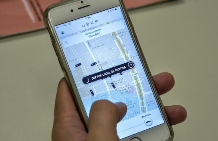 Justiça do Trabalho decide que Uber deverá registrar motoristas