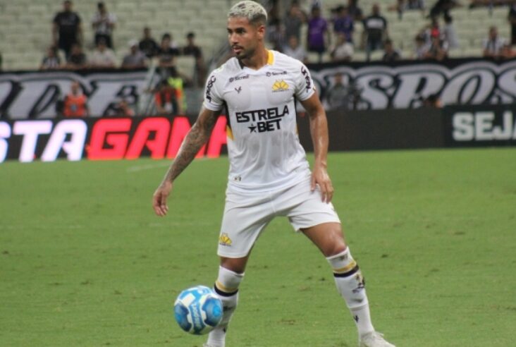 Criciúma perde para o Ceará fora de casa, mas ainda por hora no G4