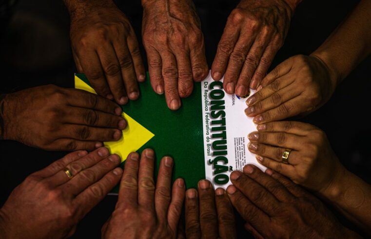 Constituição Federal brasileira completa 35 anos