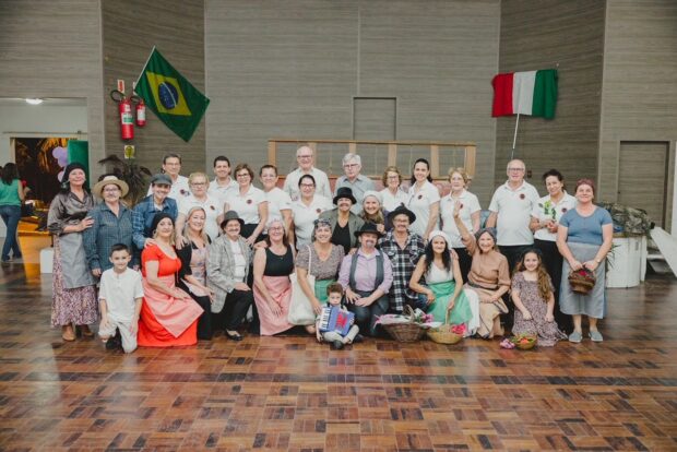 Com show de talentos para a comunidade, Grupo Mão Amiga da Coopera encerra as atividades de 2023