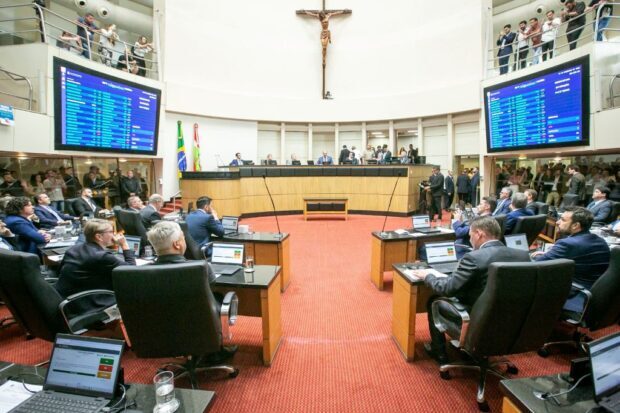Lei Orçamentária Anual (LOA) para o exercício 2024 é aprovada na Alesc