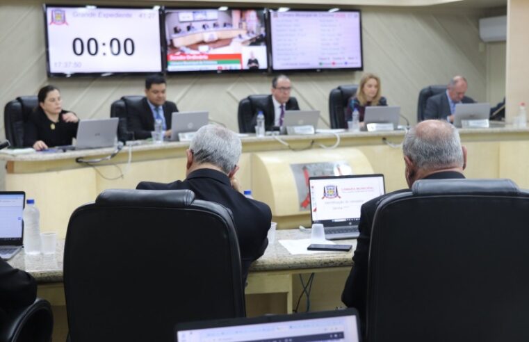Câmara de Criciúma aprova subsídio dos vereadores, prefeito, vice e secretários