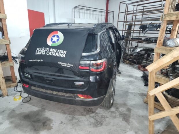 A Policia Militar encontrou um desmanche de veículos em Criciúma e; prende suspeito por receptação