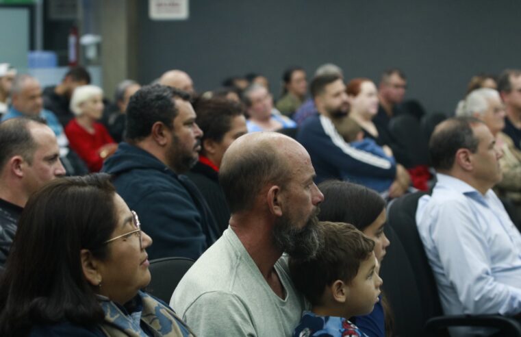 Prefeitura de Criciúma realiza entrega de escrituras de imóveis para 84 famílias