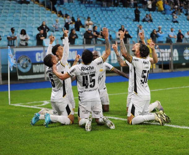 Criciúma vence o Grêmio na Arena; rumo a permanência Tigrão