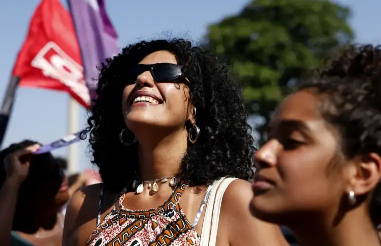 Câmara aprova projeto que reserva 30% de vagas para cotas raciais