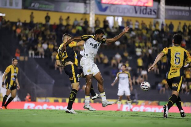 CRICIÚMA E NOVORIZONTINO EMPATAM NO JORGE ISMAEL DE BIASI