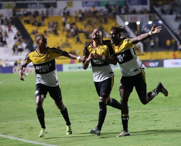 CRICIÚMA VENCE O ATHLETIC NO MAJESTOSO