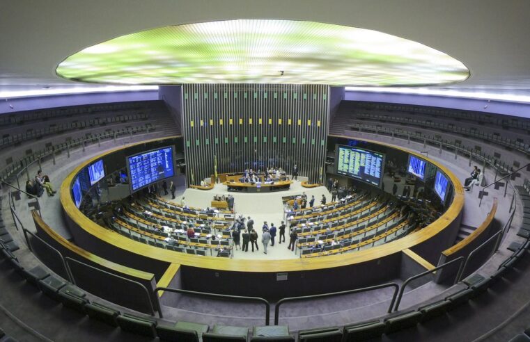 Câmara aprova projeto que amplia número de parlamentares