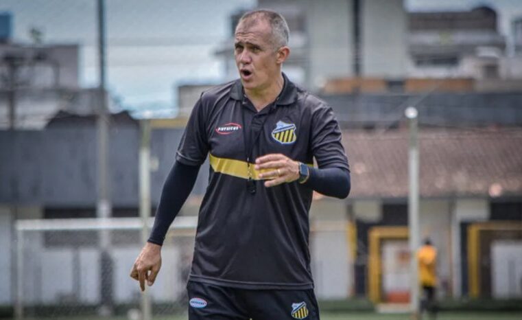 Agora e a era do Eduardo Baptista no Criciúma que chega hoje