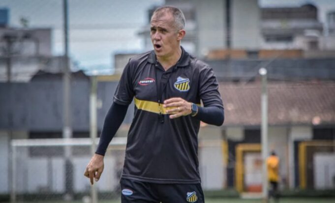 Agora e a era do Eduardo Baptista no Criciúma que chega hoje