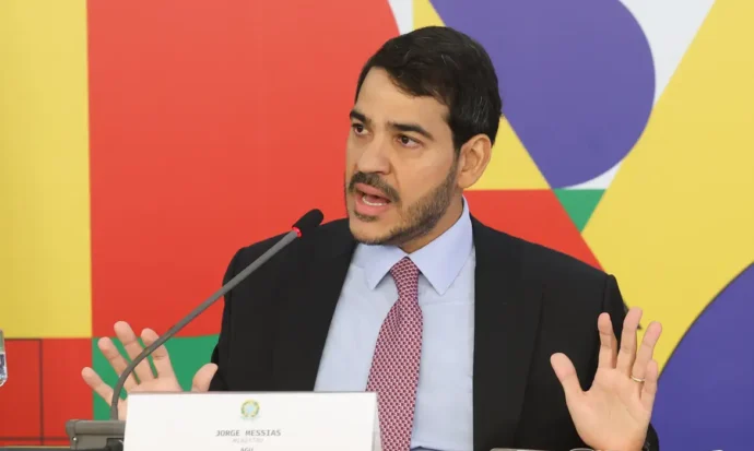 INSS notifica 9 milhões de beneficiários sobre descontos