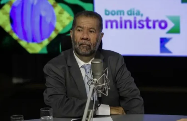 CAIU, Lupi entrega cargo de ministro após denúncias no INSS; Wolney Queiroz assume o posto