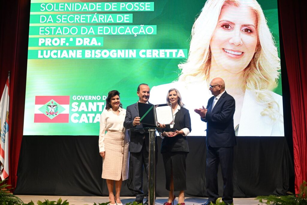 Reitora da Unesc, Luciane Ceretta, assume Secretaria de Estado da Educação