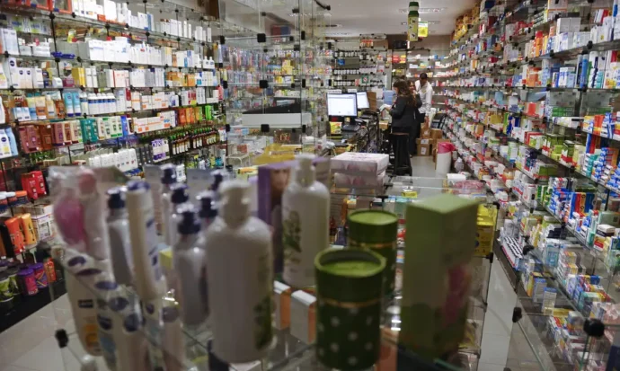 Anvisa reforça: farmácias não podem manipular injetáveis para estética