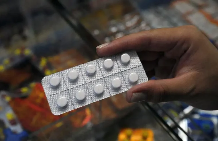 Possível reação do Brasil a tarifaço pode afetar preços de remédios
