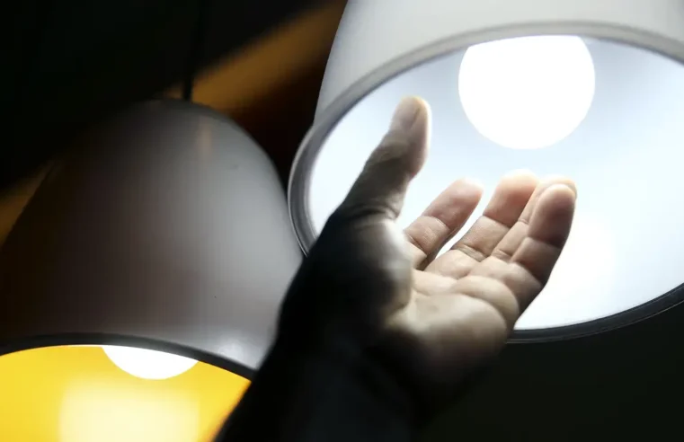 Campanha Agosto Vermelho alerta sobre riscos envolvendo rede elétrica