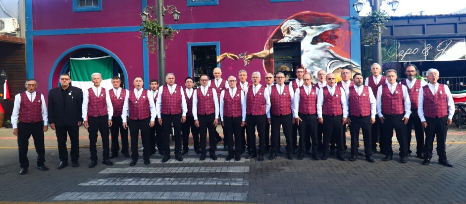Coral Peregrinos da Montanha celebra 47 anos de história e tradição em Nova Veneza