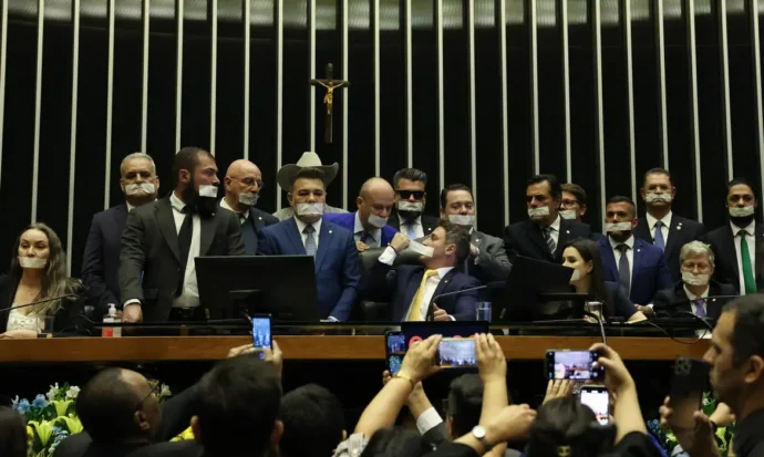 Conselho de Ética da Câmara aprova processo contra deputados do motim