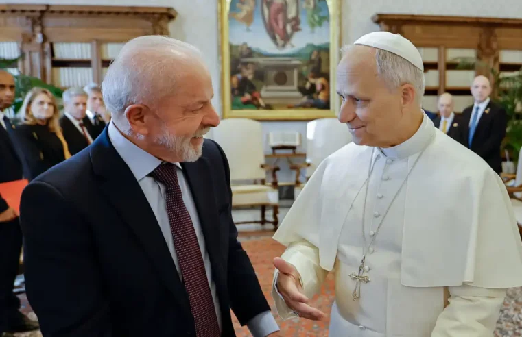 Lula se reúne com papa Leão XIV, pela primeira vez, no Vaticano