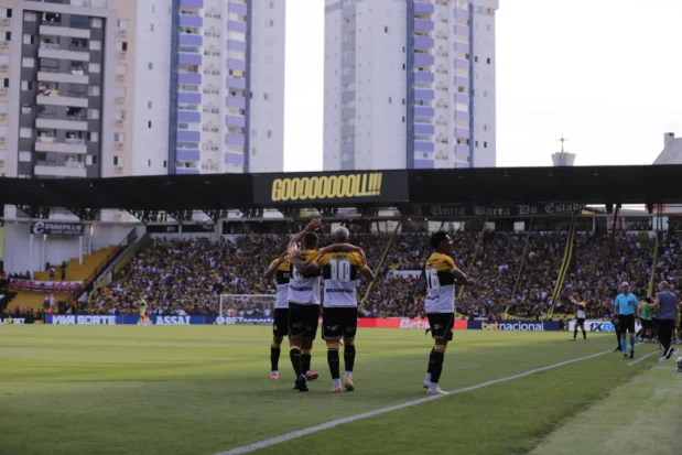 Tigrão faz o dever de casa, vence o Botafogo-SP e volta ao G4