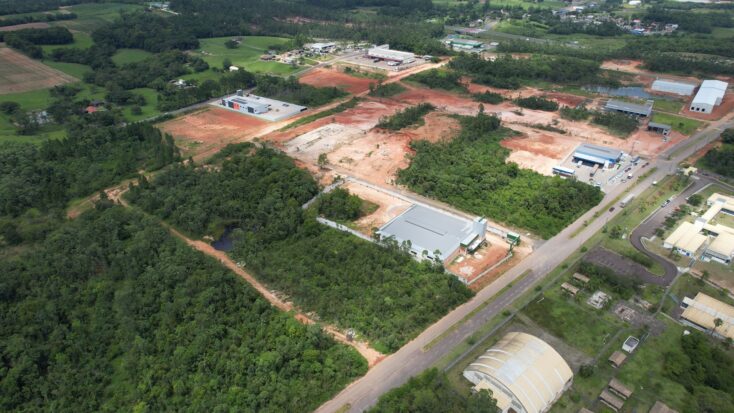 Porto Seco: Governo de Criciúma assina ordem de serviço para obras de infraestrutura em vias do Loteamento Cidade dos Transportes