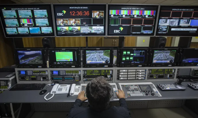 Contratações nos setores de informação e comunicação crescem 11%