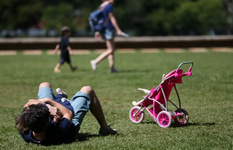 Senado prova projeto de lei que amplia licença-paternidade